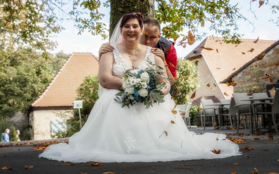 Standesamtliche Hochzeit von Tatjana und Alex in Neckarzimmern – mit Paarshooting auf der Burg Hornberg