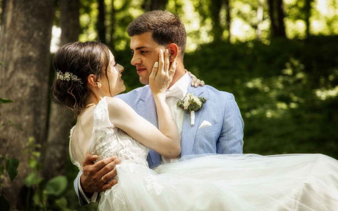 Hochzeit von Michelle und Lukas in Weil der Stadt, mit Brautpaarshooting am Schloss Dätzingen und phantastischer Feier im Schloss Deufringen