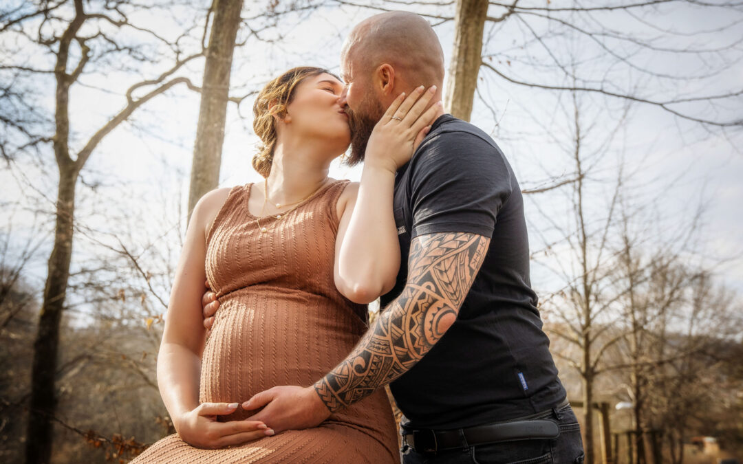 Ein Babybauchshooting an der Bergwaldhalle in Renningen