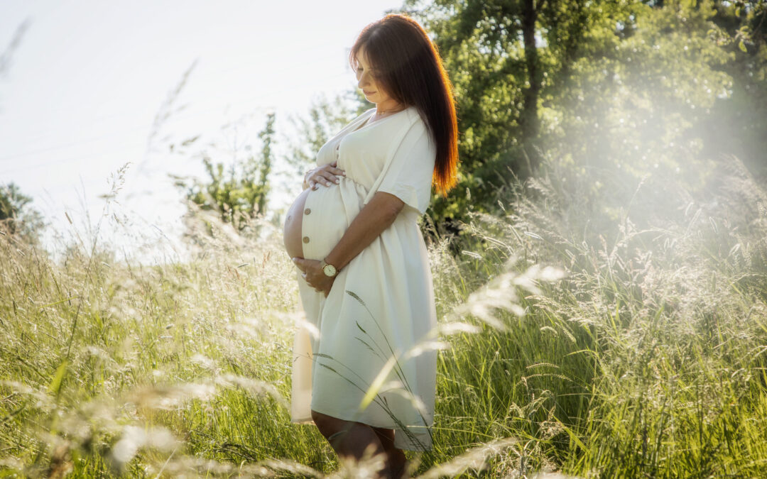 Ein Babybauchshooting auf den Feldern von Sindelfingen